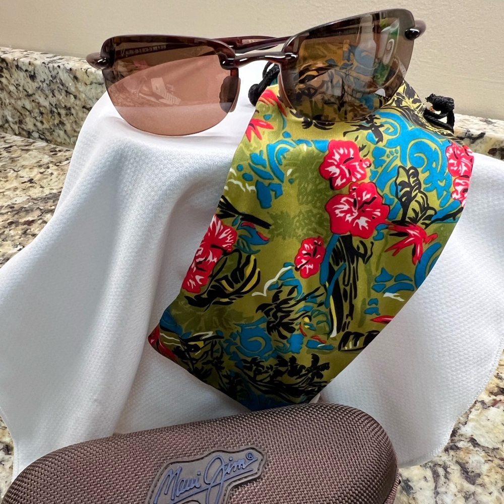 Maui Jim Sandy Beach Sunglasses "UNISEX" H408-10 Tortoise - Sleeve and Case